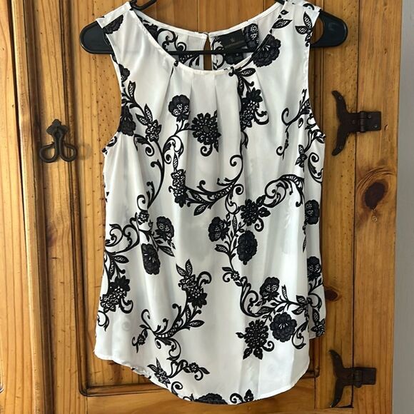 Worthington Tops - ***** 5 for $25 Worthington Cream and Black Top